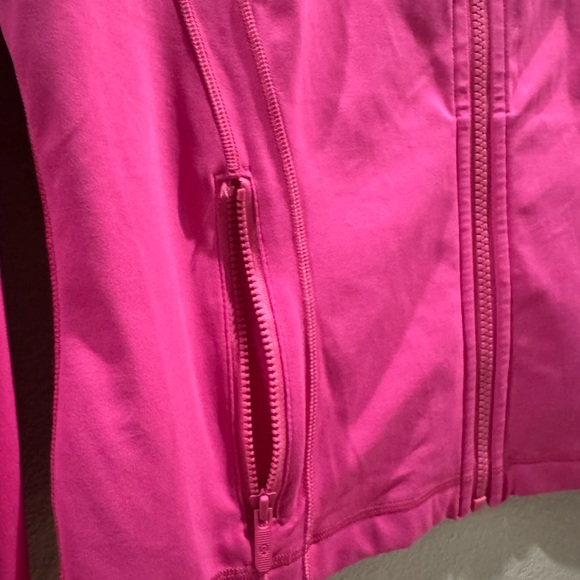 (10) Lululemon Define Cropped Half Zip *Luon
Sonic Pink - Picture 5 of 11